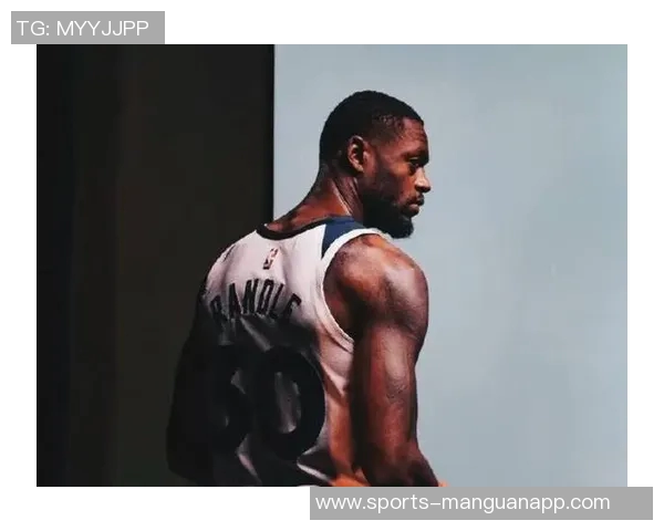 兰德尔上半场表现稳定11投6中贡献14分4篮板1助攻1抢断 兰德尔上半场表现稳定11投6中贡献14分4篮板1助攻1抢断