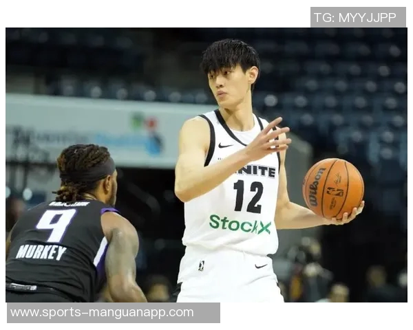 曾凡博在篮网定位为3D球员短暂出场是常态希望他保持积极心态继续努力 曾凡博在篮网定位为3D球员短暂出场是常态希望他保持积极心态继续努力