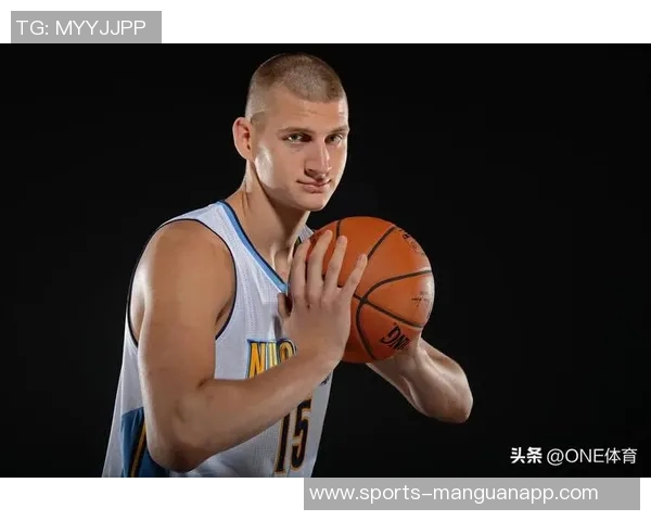 约基奇成NBA历史首位三项数据均列赛季前3的球员掘金揭幕战引关注