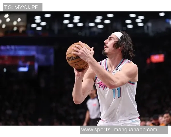 哈克斯表现出色14投7中贡献17分4篮板3助攻1盖帽助球队取得胜利