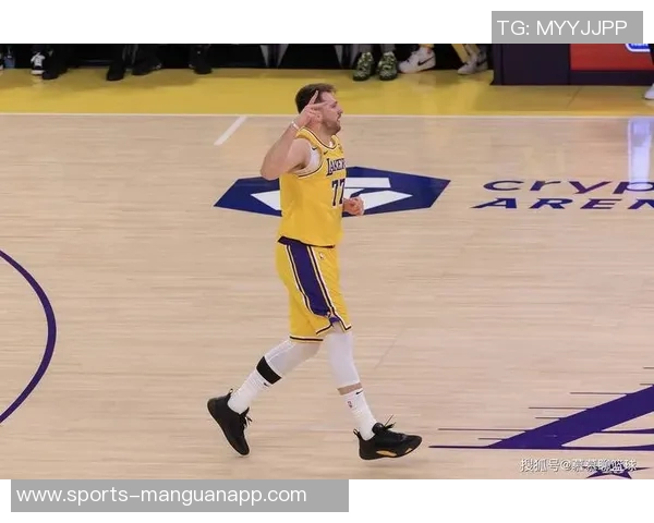 NBA官方称赞东契奇表现如巅峰湖人球队状态持续上升引发关注 NBA官方称赞东契奇表现如巅峰湖人球队状态持续上升引发关注